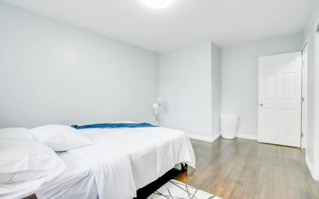 Tranquil & Cozy 30 min to Toronto ~ Backyard ~ Pkg