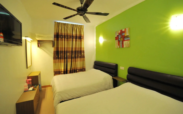 OYO 850 Gold Star Hotel