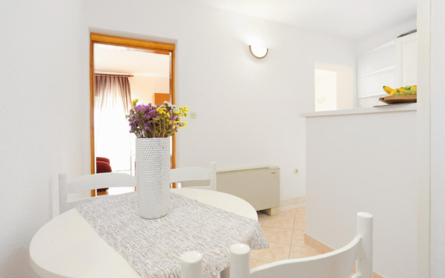 Apartment Lias 2 - with restaurant: A9 drugi kat Rogoznica, Riviera Sibenik