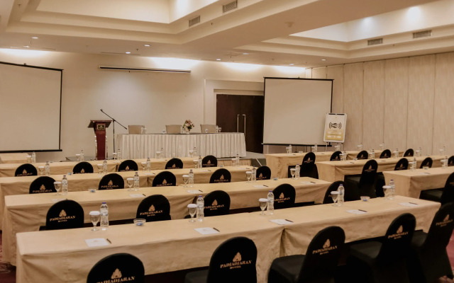 Padjadjaran Suites Hotel & Conference