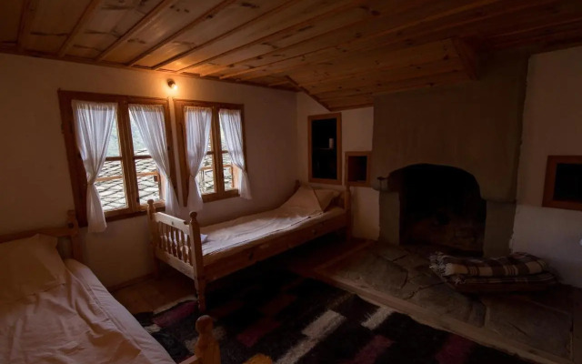 Q.pova house