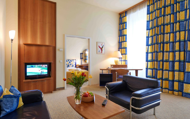 HiLight Suites Hotel