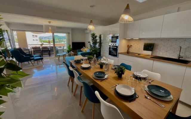 Magnificent 85m With BalconyIn Front Of Sea