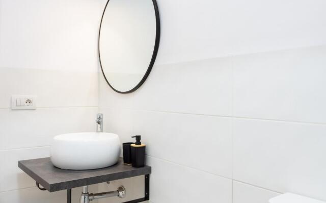 Home2Book Charming Center Apartment Santa Cruz