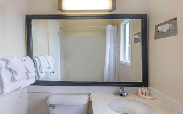 Travelodge by Wyndham Santa Rosa Wine Country