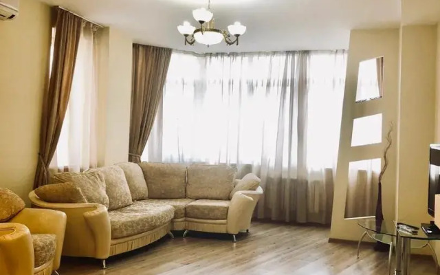 Апартаменты на площади Гагарина 6/87