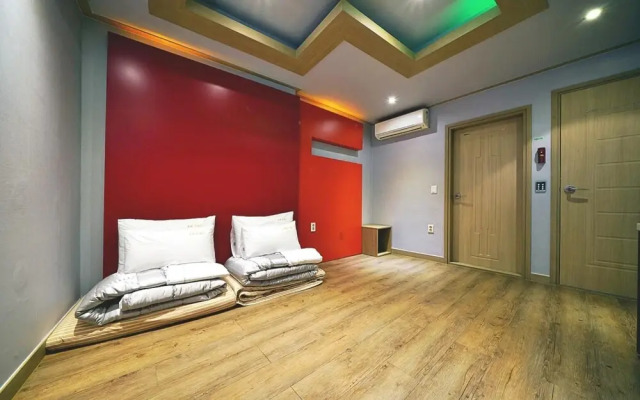 Tongyeong Omad Hotel