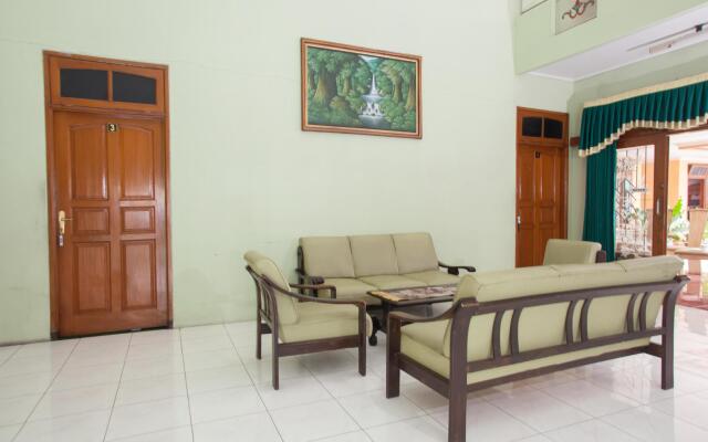 RedDoorz Syariah @ Janti Malang