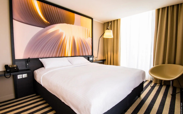 Simon Hotel
