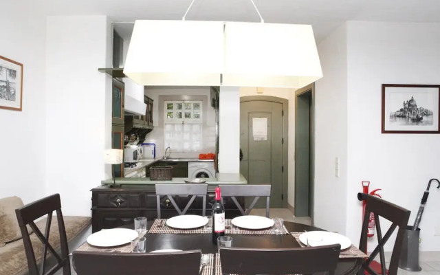 Cozy Golf Villa in Quinta da Marinha