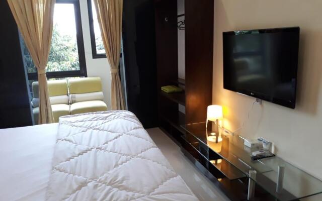 Halona residence