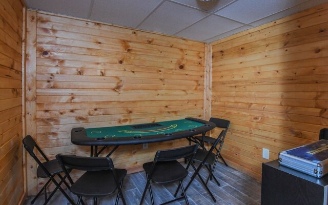 LakeStar Chalet 5 Bedroom House