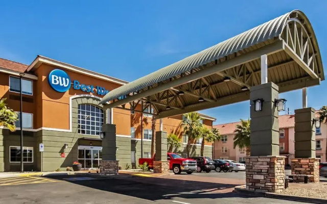 Quality Inn & Suites at Metro Center