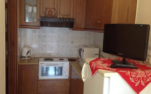 Iro Apartments