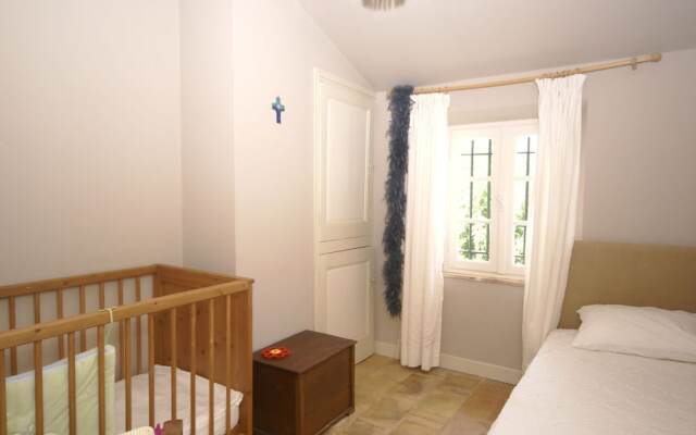 Modern Villa in Lorgues with Private Pool