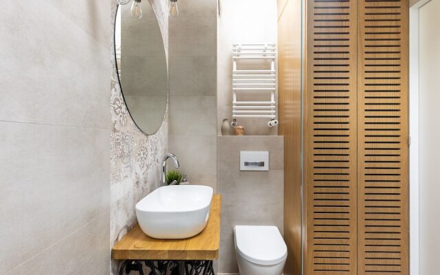 Deluxe Apartment Przedwiosnie by Renters