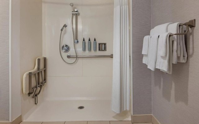 Courtyard by Marriott Baldwin Park