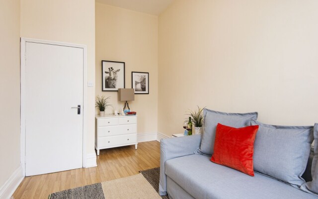 The Earl's Court Townhouse II - KM2