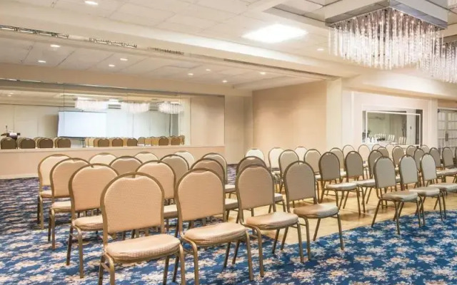 Tru by Hilton Chicopee Springfield