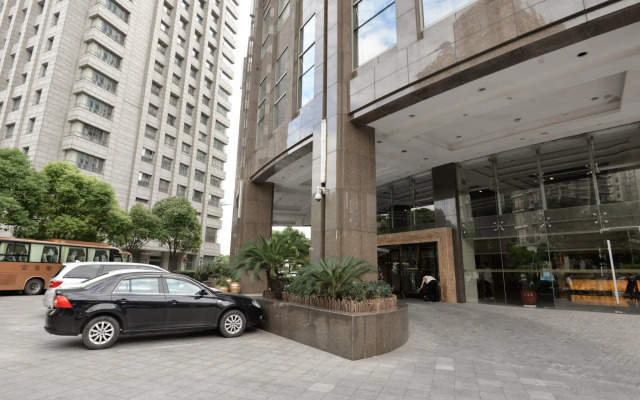 Regal Jinfeng Hotel