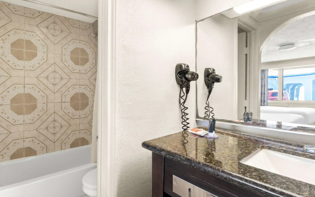 Econo Lodge Galveston Seawall