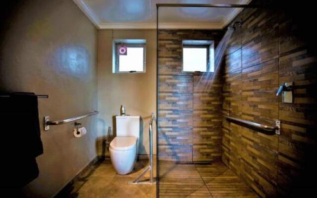 Maun Waterfront Guesthouse