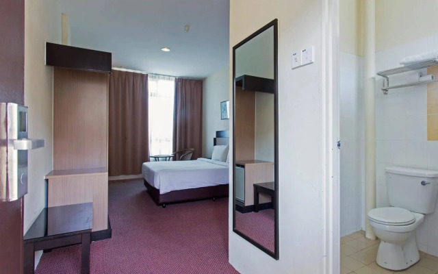 World Youth Hotel