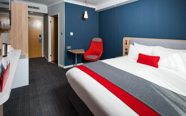 Holiday Inn Express London Luton Airport by IHG