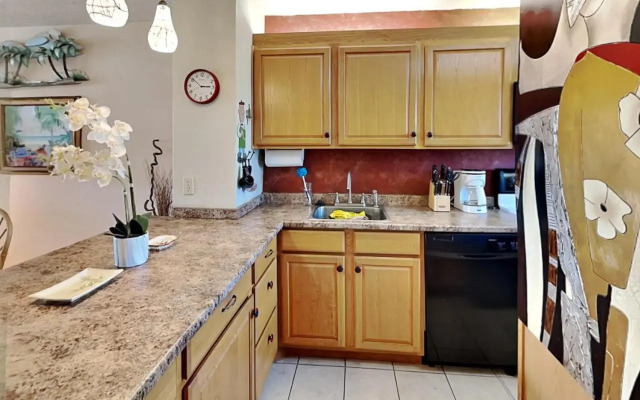 Menehune Shores 206