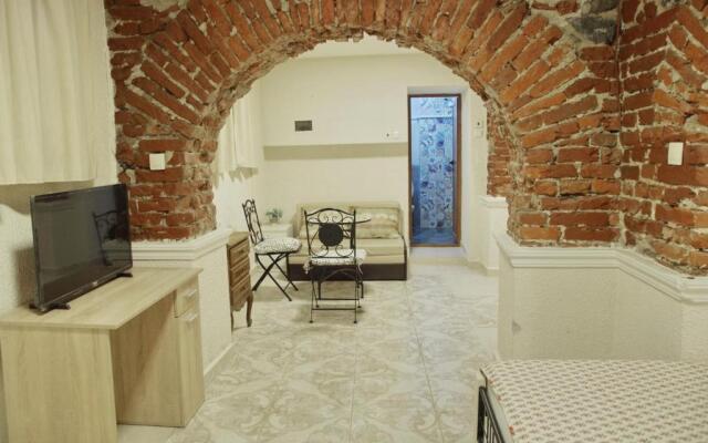 Top Center Semi-detached Apartment Studio