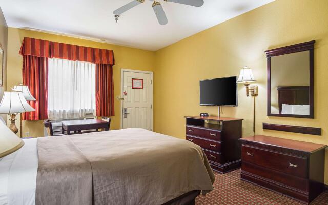 Econo Lodge Inn & Suites Bryant