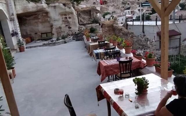Cappadocia Deep Cave House