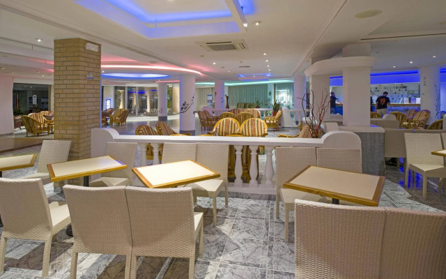 Invisa Hotel Es Pla - Adults Only