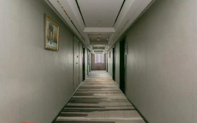 Four Alloy Nan Hotel