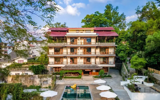 Yangshuo River Lodge