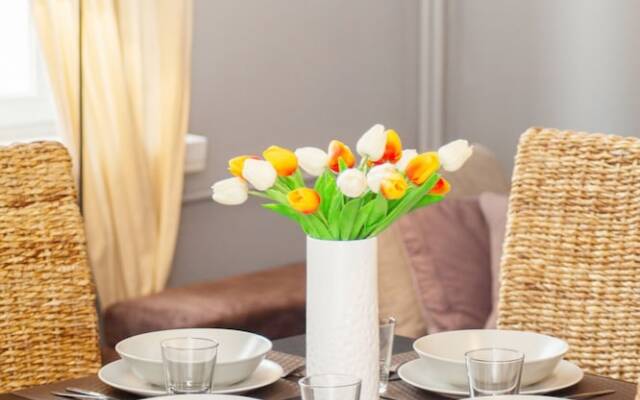 Al. Jerozolimskie Apartment by Renters