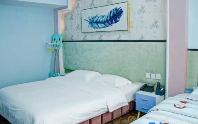 Oupai Jindi Grand Hotel (Xinyang International Trade City East Railway Station)