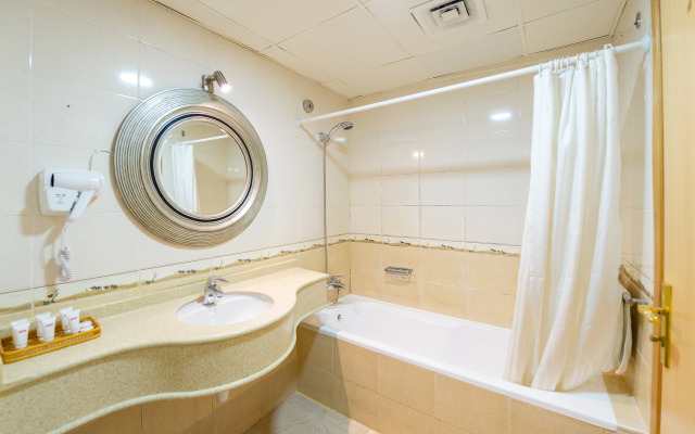 Crystal Plaza Hotel