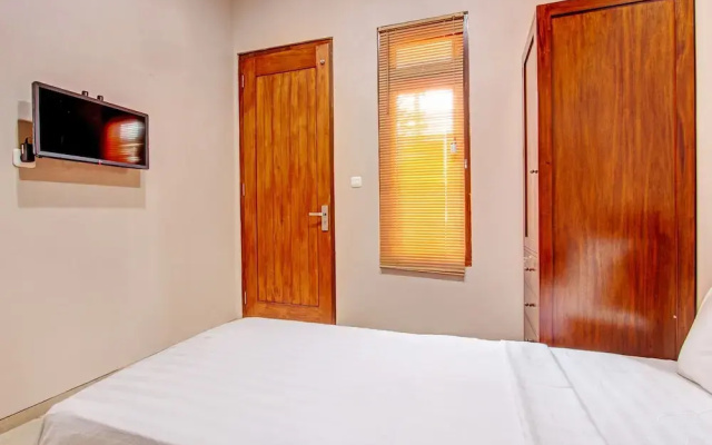OYO Life 93497 Griya Kost Rr