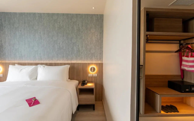 GLOW Bangkok Riverside