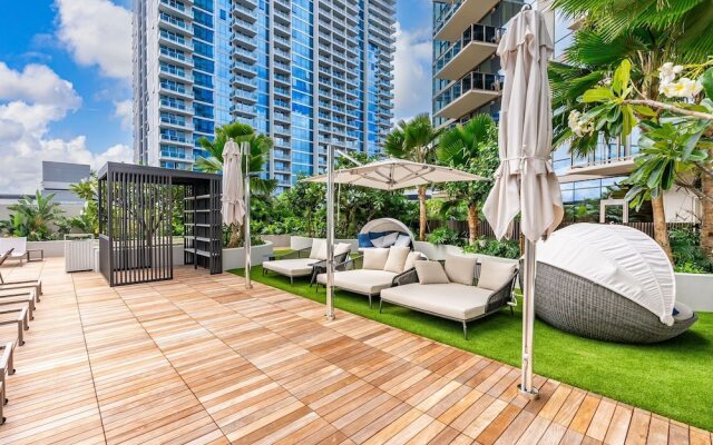Sky Ala Moana 4005 1 Bedroom Condo by RedAwning