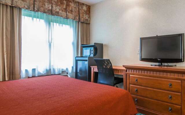 Econo Lodge Glens Falls / Lake George