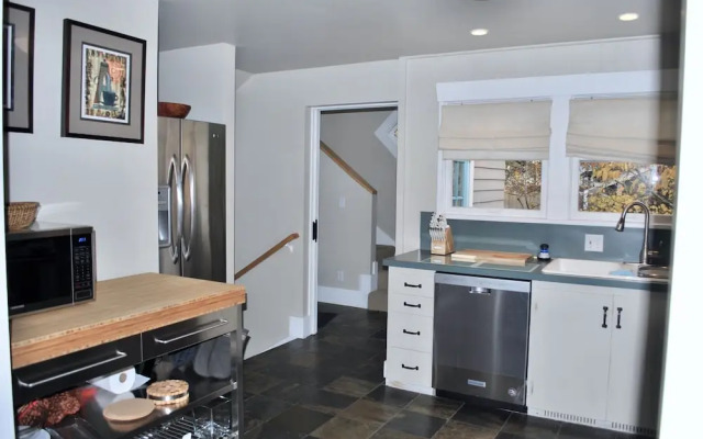 Stylish Craftsman Premium Comfort