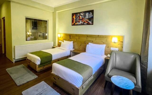 Crown Himalaya Hotel