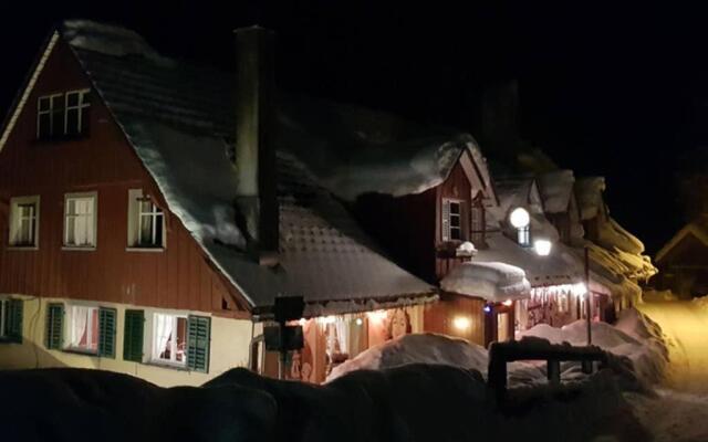 Wood Lodge