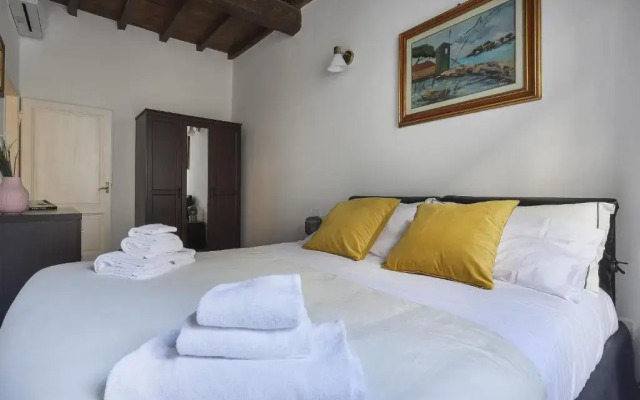 Oltrarno Modern Apartment in Florence