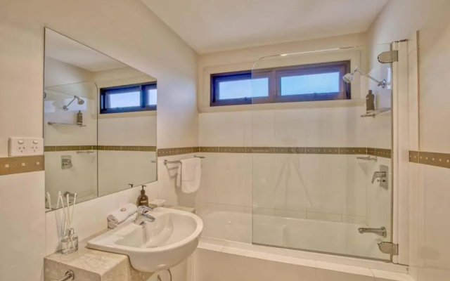 Georges Bay Luxury