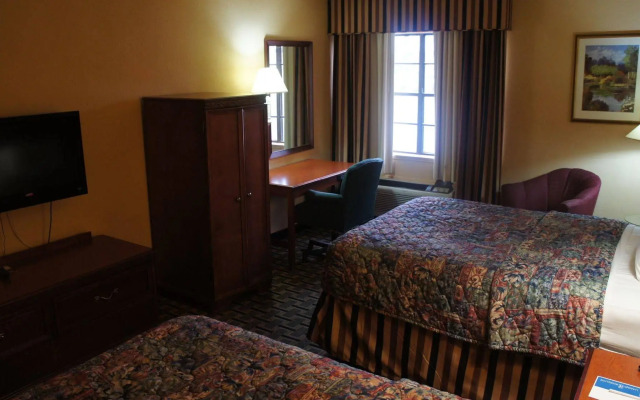 Clarion Pointe Marshall