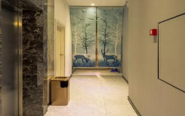 Lingyun Five Seasons Hotel