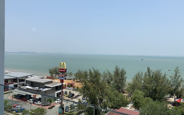 D'Wharf Residence @ Pd Waterfront Balcony View by Airplan